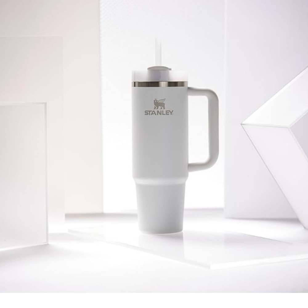 Stanley White 40oz tumblr arctic flowstate straw cap 3oz water cup handle bottle